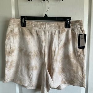 GAP Women's Cream Tie-Dye Athletic Shorts